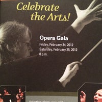 รูปภาพถ่ายที่ Wolfe Center for the Arts โดย Ray H. เมื่อ 2/25/2012