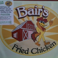 Das Foto wurde bei Bairs Fried Chicken at Central Market von Patti S. am 3/14/2012 aufgenommen