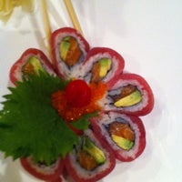 Снимок сделан в Ocean Blue Sushi Club пользователем Shan L. 9/20/2011