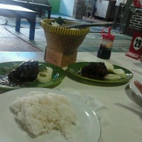 Review Warung Lesehan 50:50