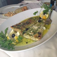 Foto tirada no(a) Restaurante Lugar de Baixo por Jose G. em 1/23/2012