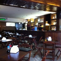 Foto tirada no(a) Deck Lounge &amp;amp; Sushi Bar por Ricardo S. em 10/19/2011