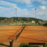 รูปภาพถ่ายที่ Real Sociedad de Tenis โดย Iban N. เมื่อ 11/20/2011