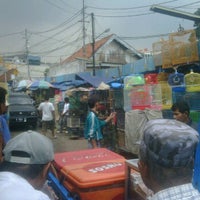 Photo taken at Animal Black Market Jatinegara by Rini S. on 11/22/2011