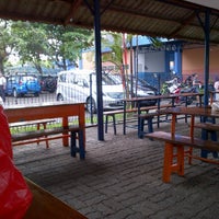 Photo taken at Parkiran sekolah permai by Wistiaman T. on 5/1/2012