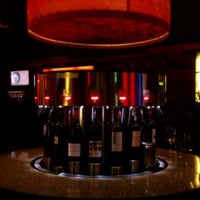 Foto tirada no(a) Pourtal Wine Tasting Bar por Marla @. em 12/5/2011