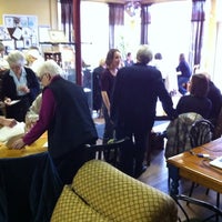 Foto diambil di The Carrot Community Arts Coffeehouse oleh Drea G. pada 4/11/2011