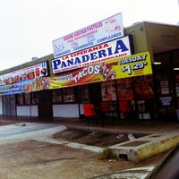รูปภาพถ่ายที่ La Esperanza Restaurant and Bakery โดย TONY A. เมื่อ 7/8/2012