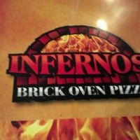 Foto scattata a Infernos Brick Oven Pizza da K L. il 9/28/2011