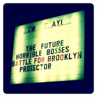 Foto scattata a Brooklyn Heights Cinema da Sam B. il 8/7/2011