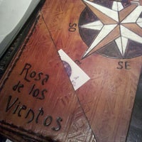 รูปภาพถ่ายที่ Rosa De Los Vientos โดย ᴡ P. เมื่อ 12/9/2011