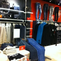Photo taken at GUESS by Yυℓкα 💝🍍 on 6/28/2012