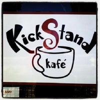 6/22/2012 tarihinde Noelle L.ziyaretçi tarafından KickStand Kafé'de çekilen fotoğraf