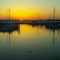 5/11/2012 tarihinde Jeannieziyaretçi tarafından Old Point Comfort Marina'de çekilen fotoğraf