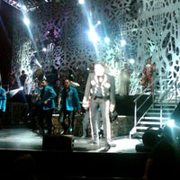Photo taken at Gibson Amphitheatre by rezort on 8/5/2012