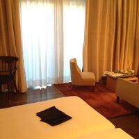 8/18/2012 tarihinde Toni B.ziyaretçi tarafından Hotel Greif'de çekilen fotoğraf