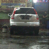 Photo taken at Suranta jaya salon mobil (24hour carwash) by Fabian C. on 6/25/2012