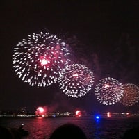 Photo taken at Fireworks On The Hudson by Ricardo B. on 7/5/2012