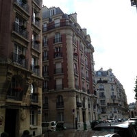 รูปภาพถ่ายที่ Hôtel Arès Tour Eiffel โดย Danny T. เมื่อ 6/22/2012
