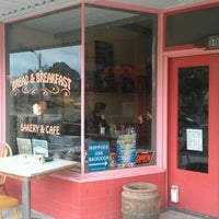Foto diambil di Judy&amp;#39;s Bread &amp;amp; Breakfast Bakery &amp;amp; Cafe oleh Sheila S. pada 4/8/2012