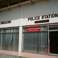 Photo taken at Din Daeng Police Station by Itsara P. on 6/3/2012