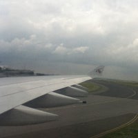 Photo taken at Paris CDG Aeroport Terminal 1 Hall 2 Porte 14 US Airways by oz h. on 7/5/2012