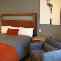 Das Foto wurde bei Hotel Real Inn Morelia by Camino Real von Sandra V. am 5/30/2012 aufgenommen