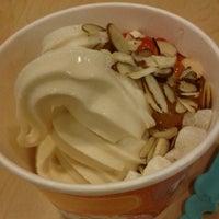 Photo taken at Tutti Frutti Frozen Yogurt by mark a. on 8/11/2012