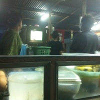 Photo taken at ร้านน้ำชา พาเพลิน by Wut F. on 4/11/2012