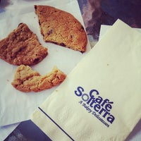 4/1/2012 tarihinde Sara A.ziyaretçi tarafından Café Solterra'de çekilen fotoğraf