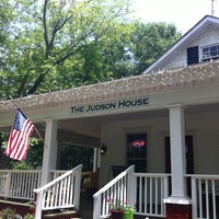Снимок сделан в The Judson House - Coffee Shop &amp;amp; Southern Gifts пользователем Lindsey B. 7/19/2012