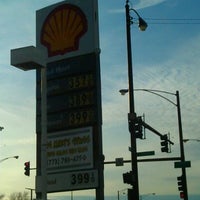 Photo taken at Shell by Tyree A. on 12/1/2011