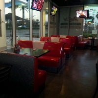 2/1/2012 tarihinde Tia B.ziyaretçi tarafından Ragin&amp;#39; Sports Bar &amp;amp; Grill'de çekilen fotoğraf