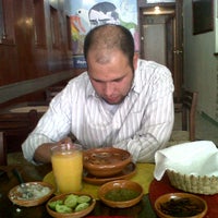 8/5/2012にAdrian A.がMi General Restaurante &amp;amp; Caféで撮った写真