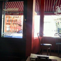 รูปภาพถ่ายที่ Latte Lounge โดย Todd M. เมื่อ 11/18/2011