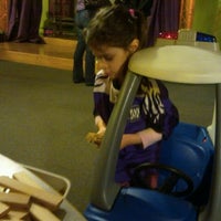 รูปภาพถ่ายที่ Wonder Works, a Children&amp;#39;s Museum in Oak Park โดย Keelia S. เมื่อ 12/21/2011
