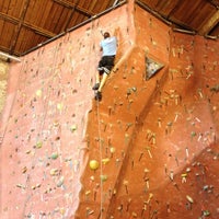 7/9/2012 tarihinde Katie C.ziyaretçi tarafından Rockville Climbing Center'de çekilen fotoğraf