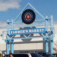 Das Foto wurde bei The Pickering Markets von May am 9/1/2012 aufgenommen