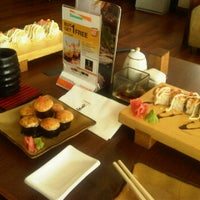 Photo taken at Takarajima Sushi by Chesayms on 5/11/2012