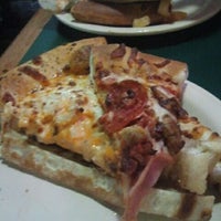 Photo taken at DoubleDave&#39;s PizzaWorks by Carlos S. on 3/1/2012