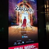 รูปภาพถ่ายที่ Zarkana by Cirque du Soleil โดย Traci เมื่อ 9/30/2011