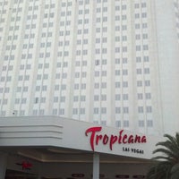 รูปภาพถ่ายที่ Tropicana Las Vegas โดย Javier M. เมื่อ 8/31/2012