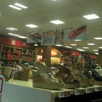 Famous footwear phone shop number near me