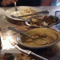 11/18/2011 tarihinde Mitch R.ziyaretçi tarafından Bombay Indian Restaurant'de çekilen fotoğraf