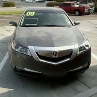 รูปภาพถ่ายที่ Southern Motors Acura โดย Brian B. เมื่อ 9/3/2011