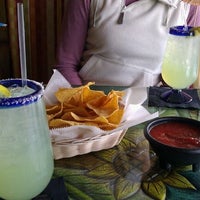 Foto scattata a El Tapatio Mexican Restaurant da Dave F. il 11/19/2011