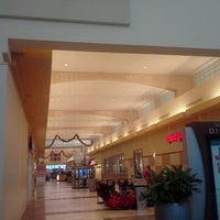 Foto tomada en Stones River Mall  por Kim L. el 12/14/2011