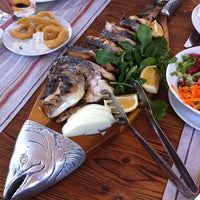 8/20/2012 tarihinde Pelin S.ziyaretçi tarafından Tirilye Balık'de çekilen fotoğraf