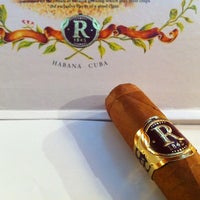 Das Foto wurde bei Casa Pastor Cigars von El Catador d. am 7/24/2012 aufgenommen