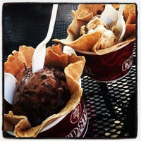 Photo taken at Cold Stone Creamery by anzu on 4/29/2012